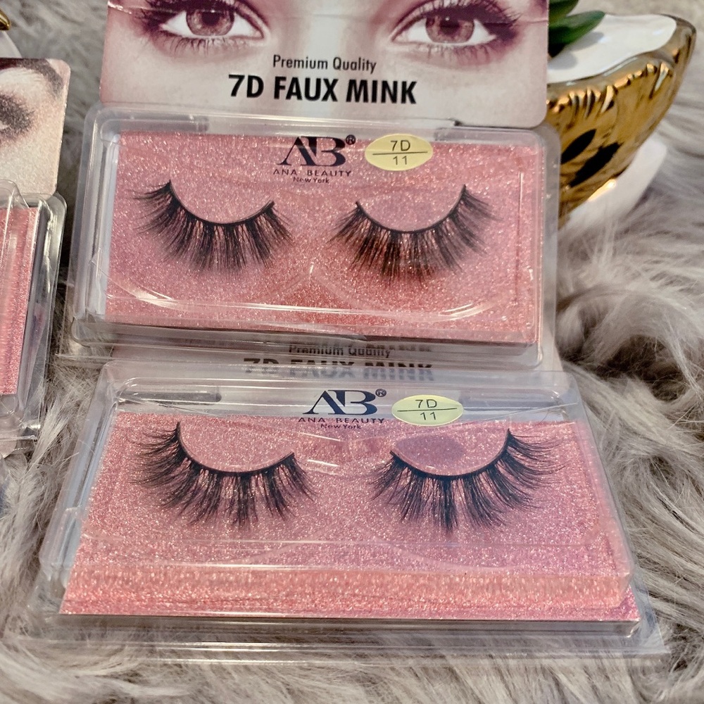Eyelashes - Picture 3 of 3